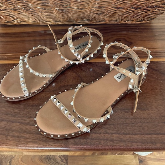 Steve Madden Travel Flat Sandal - Picture 2 of 4